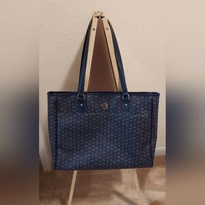 Tommy Hilfiger Navy logo large